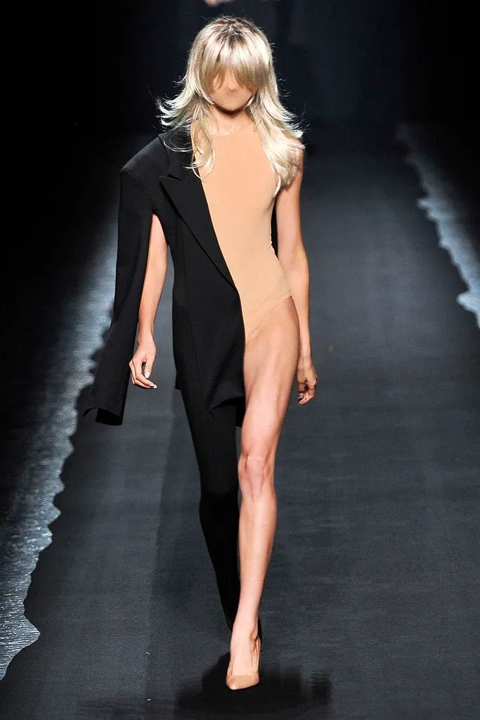 这件最贴身的单品,从八十年前一直抢手到今年冬天