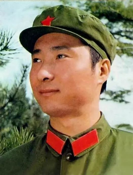 令人一笑解千愁的，是这个光头