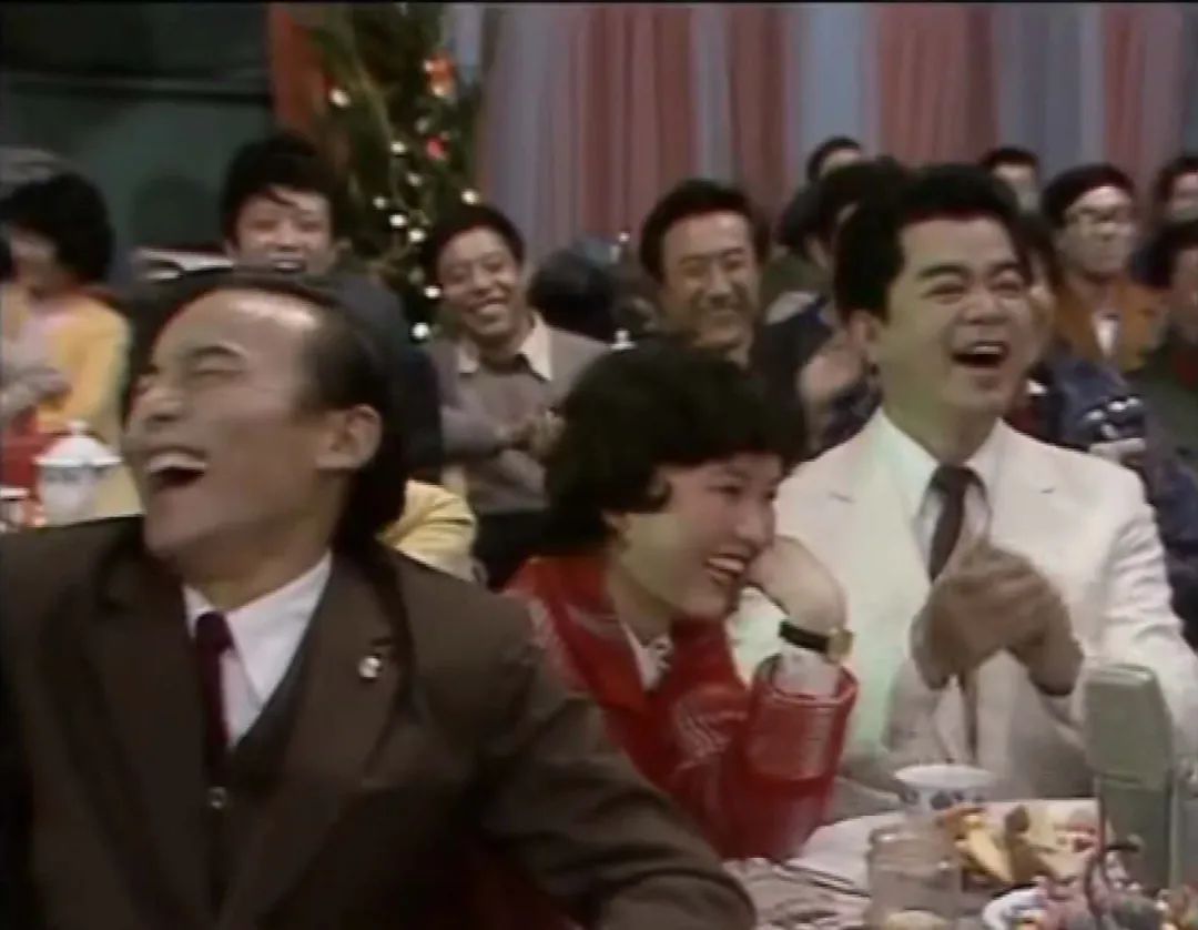 令人一笑解千愁的，是这个光头