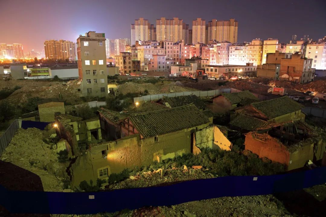 儿子向父亲挥拳的故事,孩子向父亲挥拳