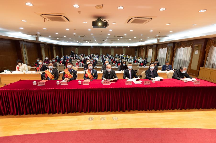 这些受表彰的集体和个人你认识吗,上海有谁受到表彰了