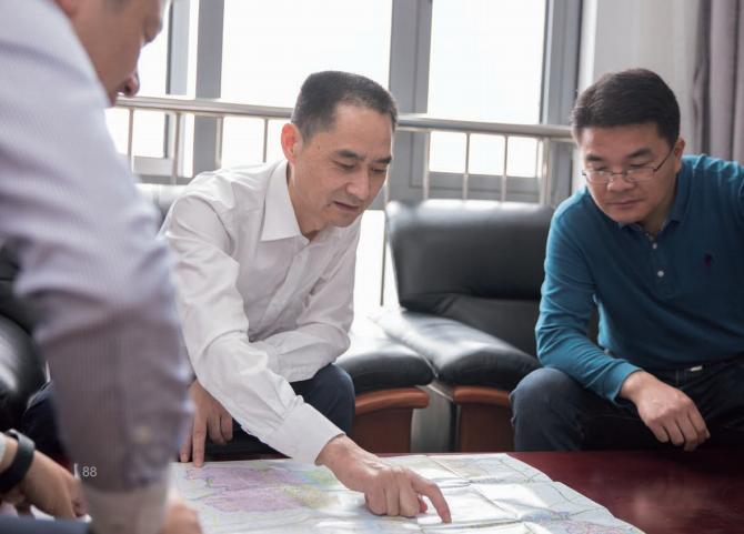 这些受表彰的集体和个人你认识吗,上海有谁受到表彰了