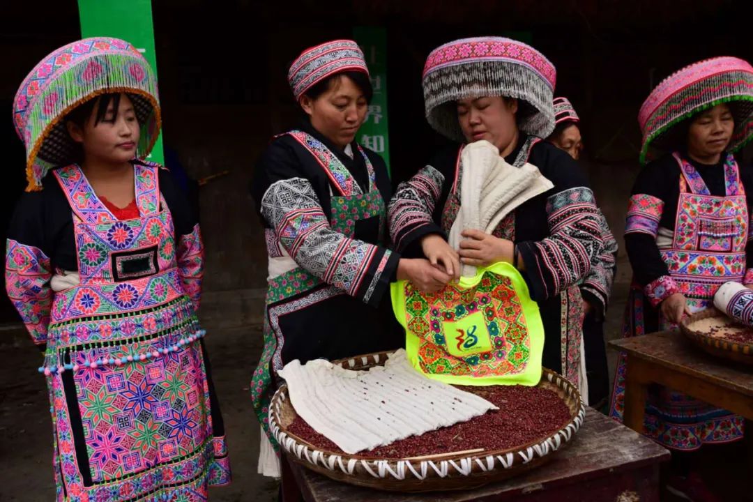 经常半夜醒来睡不着是这三处堵了,总是半夜一点多醒是啥病