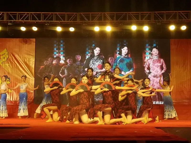 株洲市十八中学艺术节圆满成功,株洲八中文艺表演