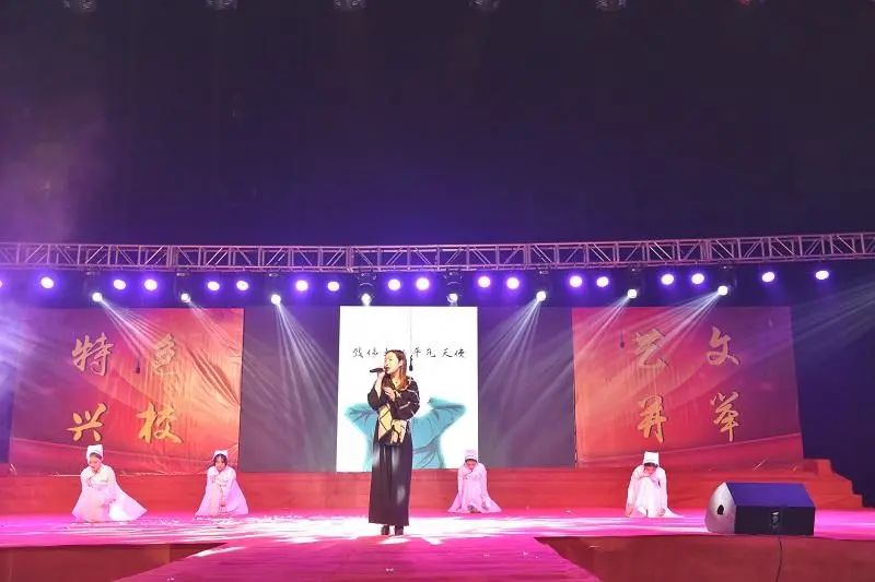 株洲市十八中学艺术节圆满成功,株洲八中文艺表演