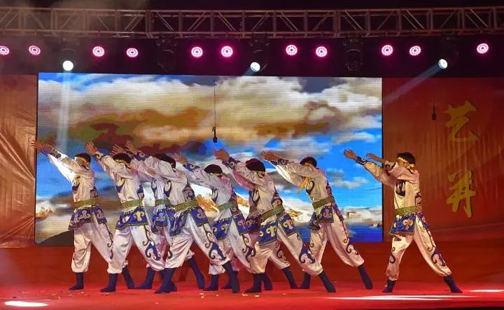 株洲市十八中学艺术节圆满成功,株洲八中文艺表演