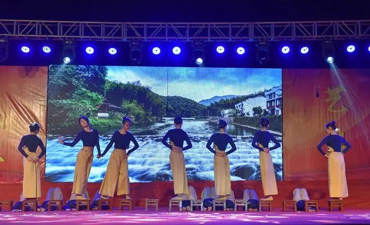 株洲市十八中学艺术节圆满成功,株洲八中文艺表演