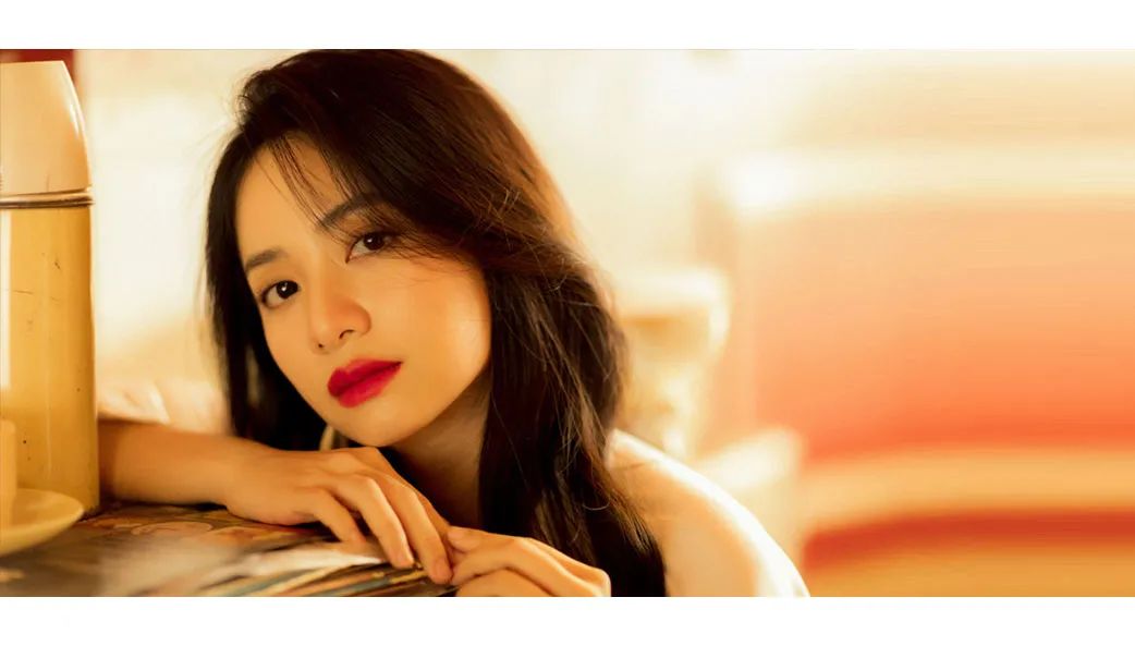 来给大家分享几款秋冬实用发型,秋冬必备发型教程