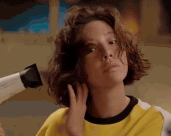 来给大家分享几款秋冬实用发型,秋冬必备发型教程