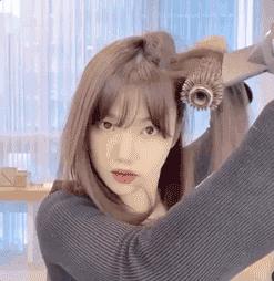 来给大家分享几款秋冬实用发型,秋冬必备发型教程