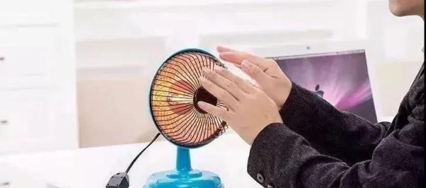 办公室极端天气安全提醒,天气寒冷提醒员工上下班注意安全