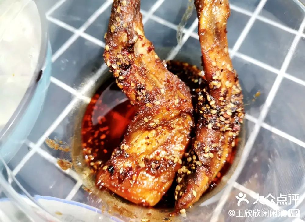 成都又新添一大波“明星店”！关晓彤的奶茶、黄晓明的复古烤肉、网红厨师王刚的秘制卤菜…都来啦