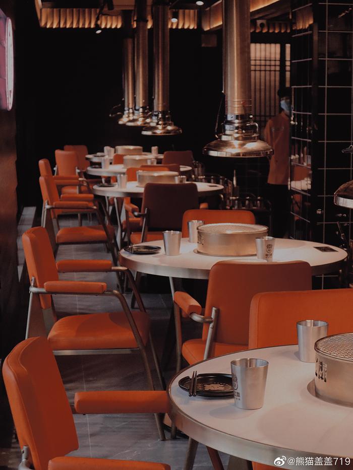 成都又新添一大波“明星店”！关晓彤的奶茶、黄晓明的复古烤肉、网红厨师王刚的秘制卤菜…都来啦