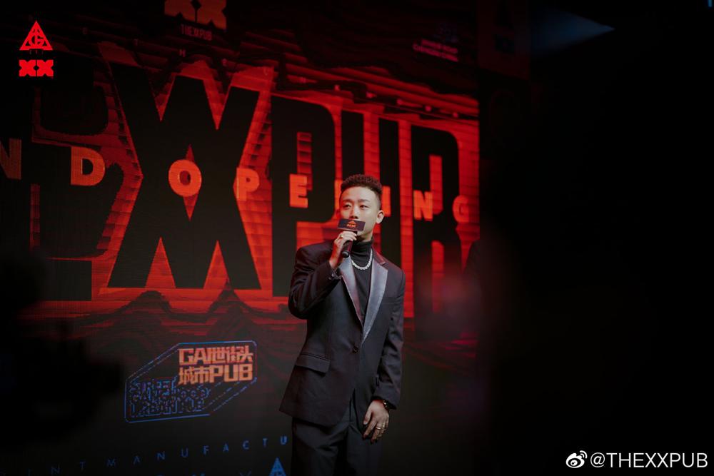 成都又新添一大波“明星店”！关晓彤的奶茶、黄晓明的复古烤肉、网红厨师王刚的秘制卤菜…都来啦