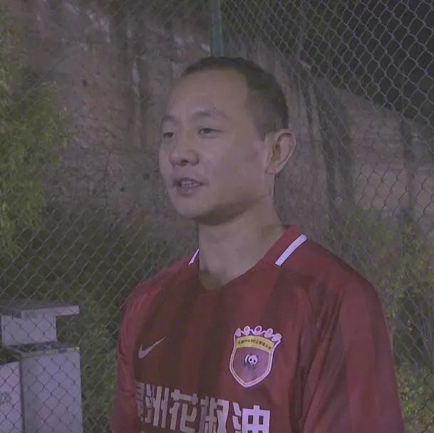 职工足球激情开赛,绿茵激情