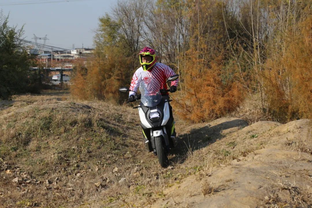 力帆kpv150品控怎么样,力帆kpv150对比豪爵uhr150