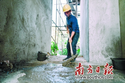 工地吉他男神黄金一百秒,工地吉他男神