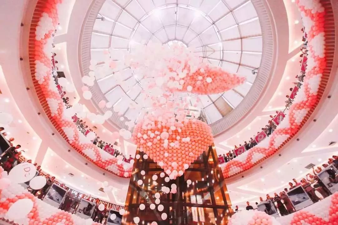 嗨爆全城!看神秘女星!乘免费直升机!这家商场周年庆福利大派送啦