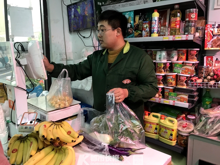 每天只睡三四个小时,营业额一天能上五位数!这门生意一夜爆火!杭州95后夫妻开的店被互联网巨头看上了