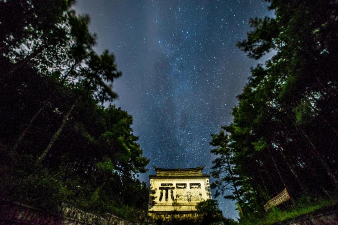 宝鼎寺夜晚,宝鼎寺里面有什么
