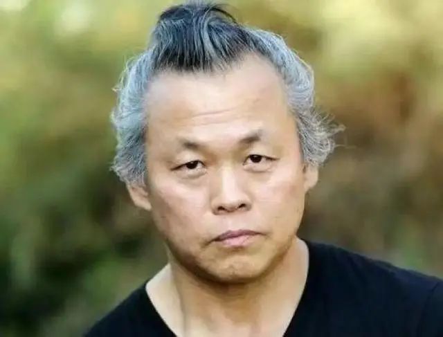 早新闻丨“03、04房不要往外扔套套”，广西一小区这张提示火了