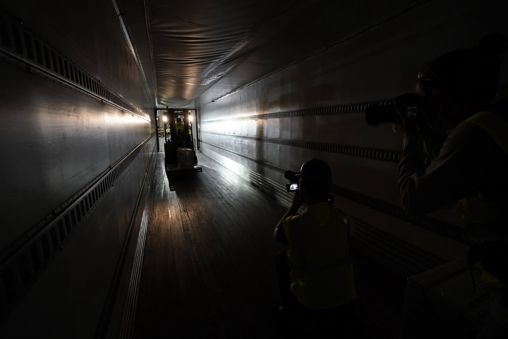 美国辉瑞新冠疫苗,美国新冠疫苗中转