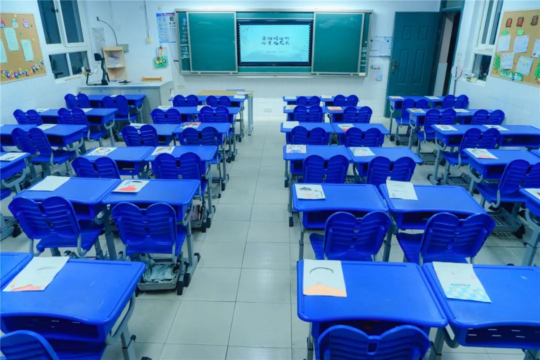 先“猜座位”再开会？钟楼这所小学的家长会火了！