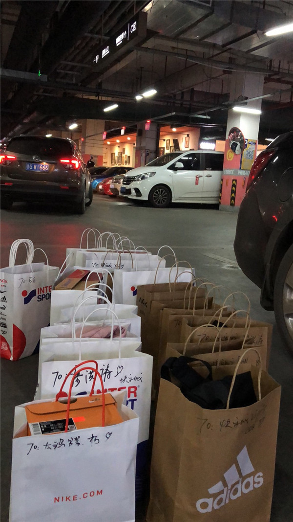 积极主动诚相待，热心肠造就“带货王”——记联盛奥特莱斯许海燕