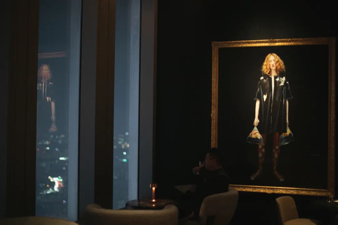 他使我于城市上空“醉”入爱河