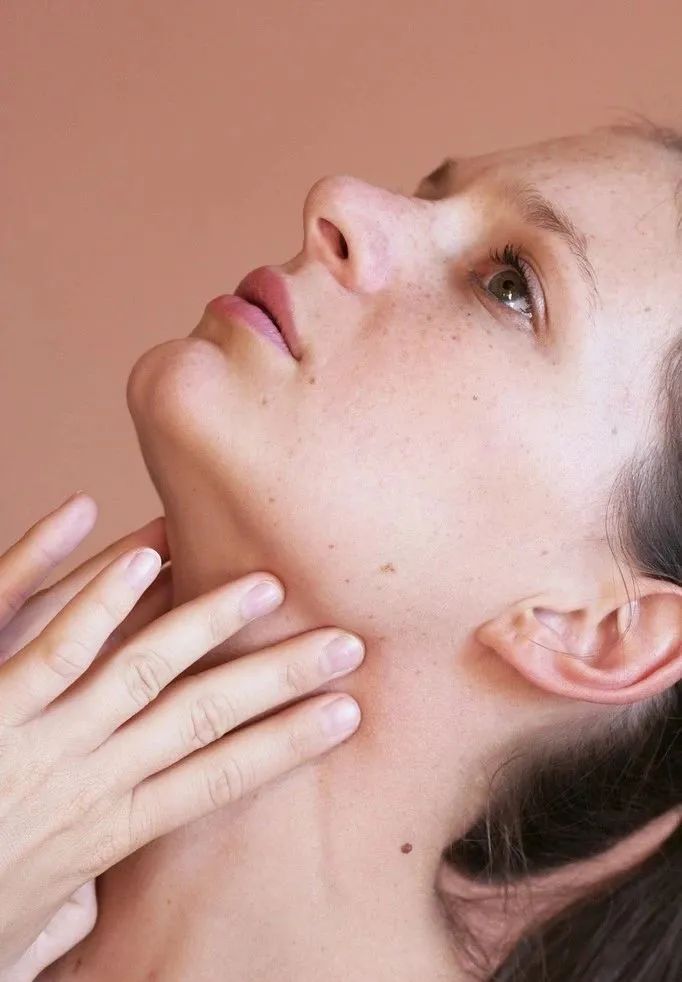 脸越来越圆胖是怎么回事,为什么腮和脸突然胖了好多