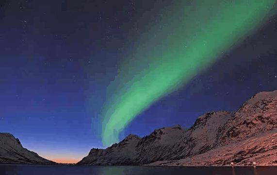 点我!遇见冬季浪漫,来昌建广场看极光吧