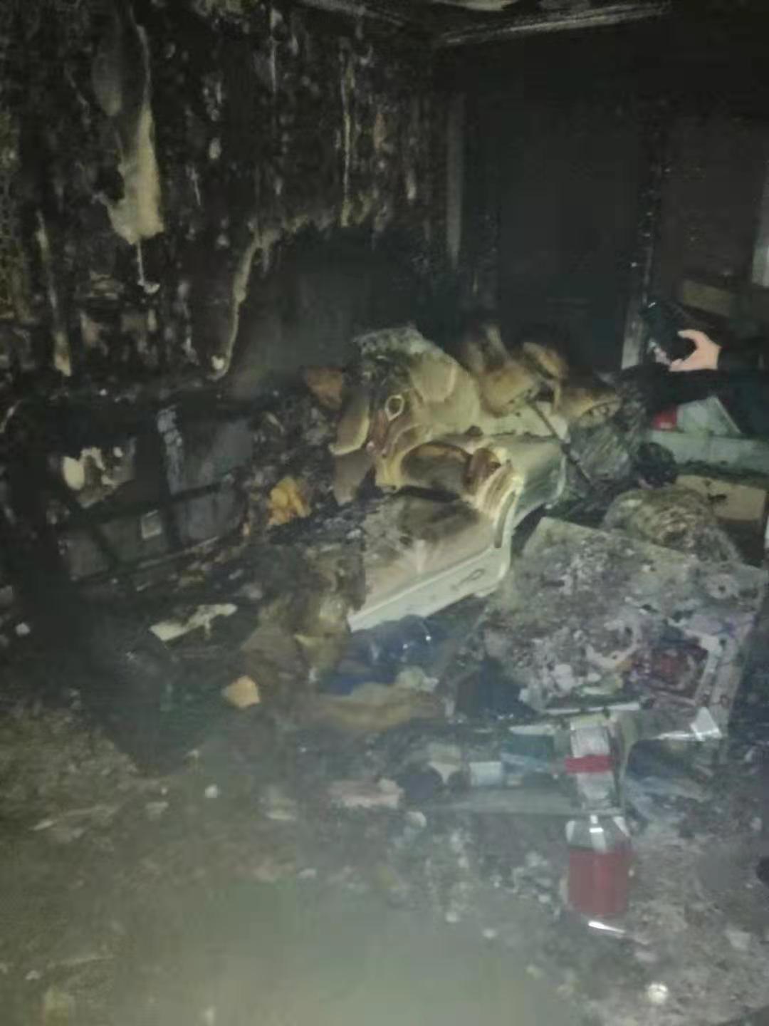 丰台一居民楼发生火灾,北京海淀居民楼发生火灾