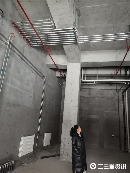 买房时白纸一张，交完款收房时突现众多管道 延安吾悦广场咋能这样骗我