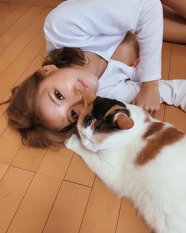 巨乳蚂蚁腰，拥有14万粉丝的日本牙护士，病人排队求看病