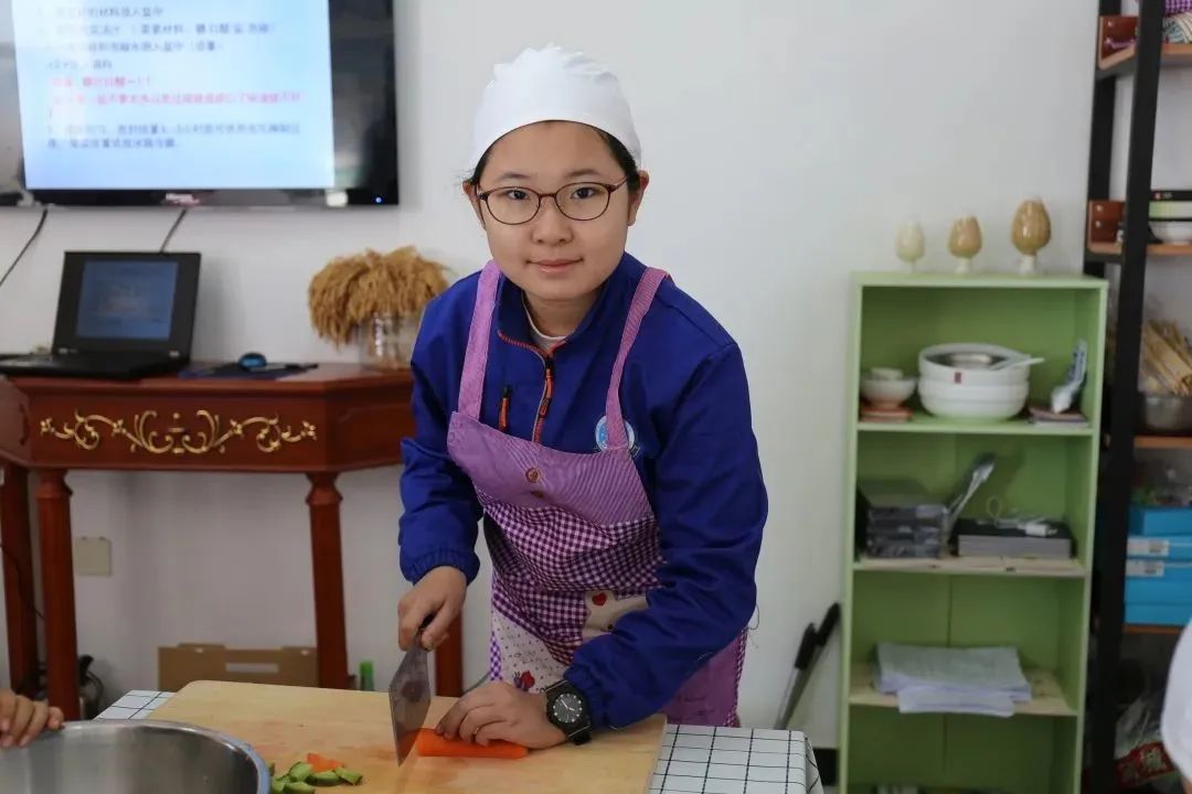 像嫦娥五号一样，去“月宫”挖土！这些学校的劳动课堂爱了爱了！
