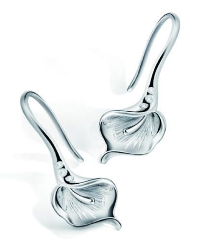 今年全球铂金需求激增供不应求,2021年铂金首饰价格