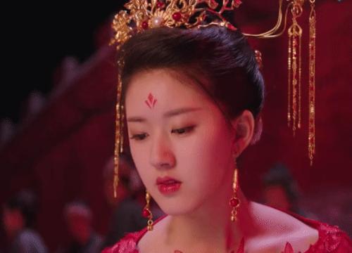 年度会穿榜单来了你爱豆同款都在这儿!快买