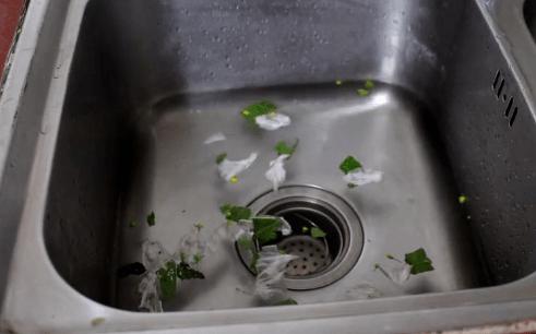 一家人经历了苦难但依然幸福,一家人经历种种磨难