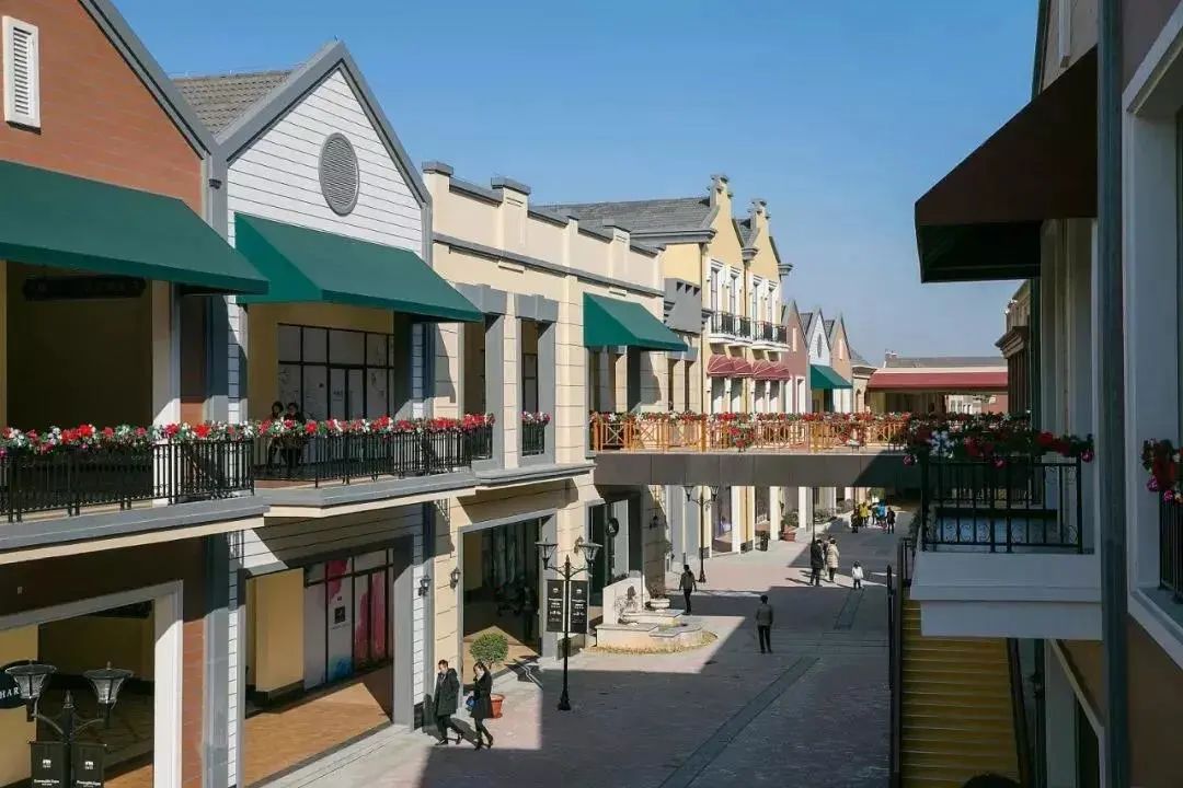 走出《大秦赋》!明天跟着9号线去西安临潼度假区邂逅炫“彩”之旅