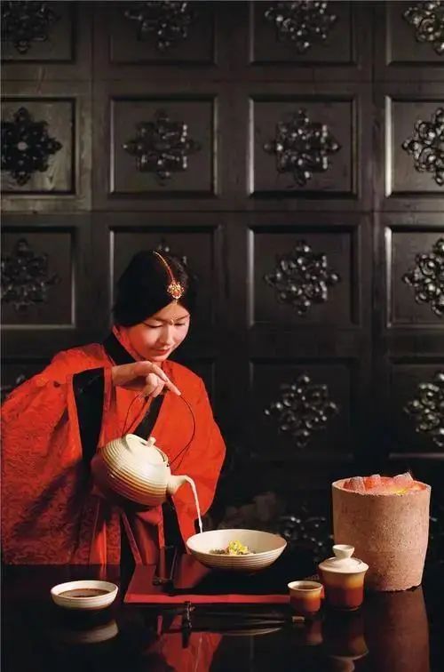 走出《大秦赋》!明天跟着9号线去西安临潼度假区邂逅炫“彩”之旅