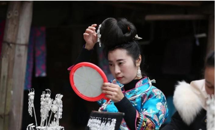 贵州丹寨苗族苗年 (贵阳丹寨苗女赶集)