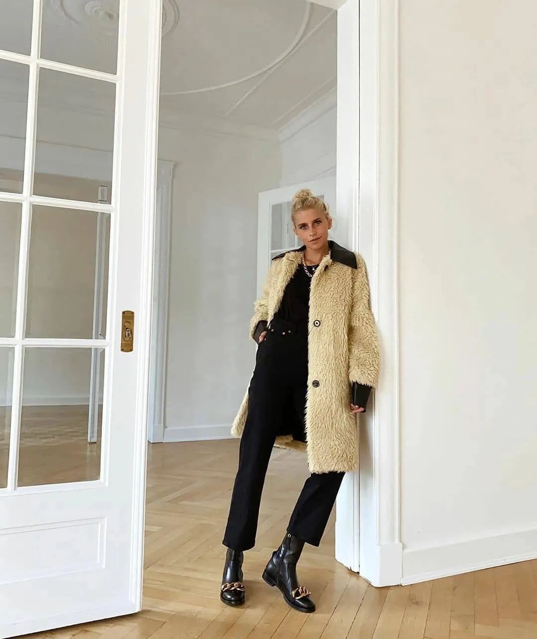 羊羔绒外套很丑的搭配,羊羔毛外套穿搭高级感