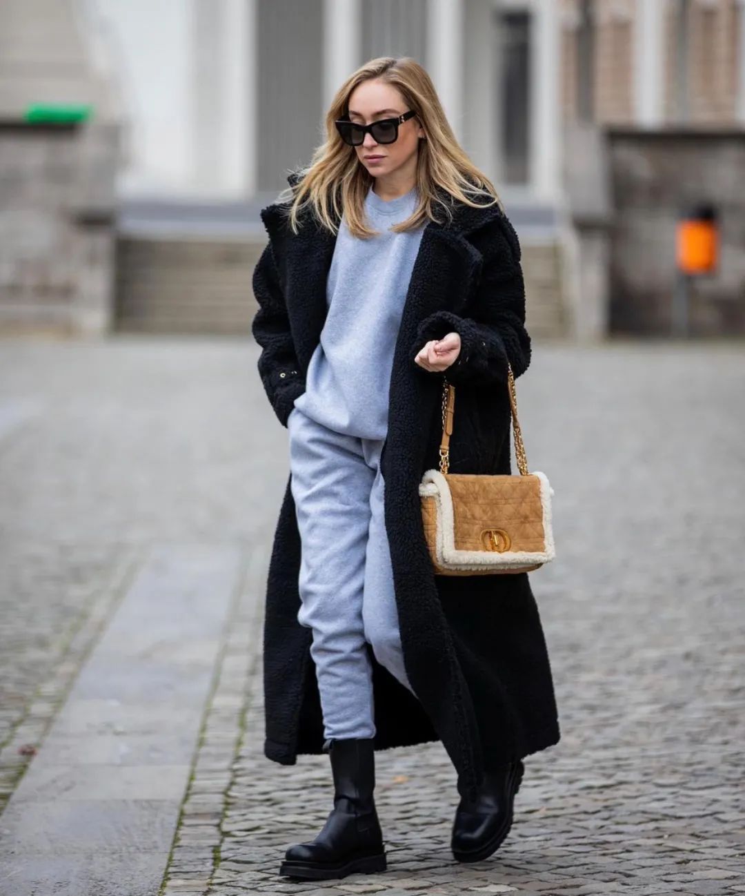 羊羔绒外套很丑的搭配,羊羔毛外套穿搭高级感