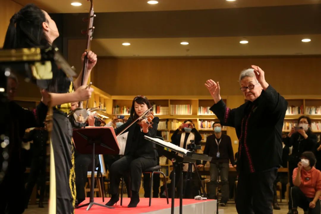 爱乐女,爱乐乐团演唱女人花