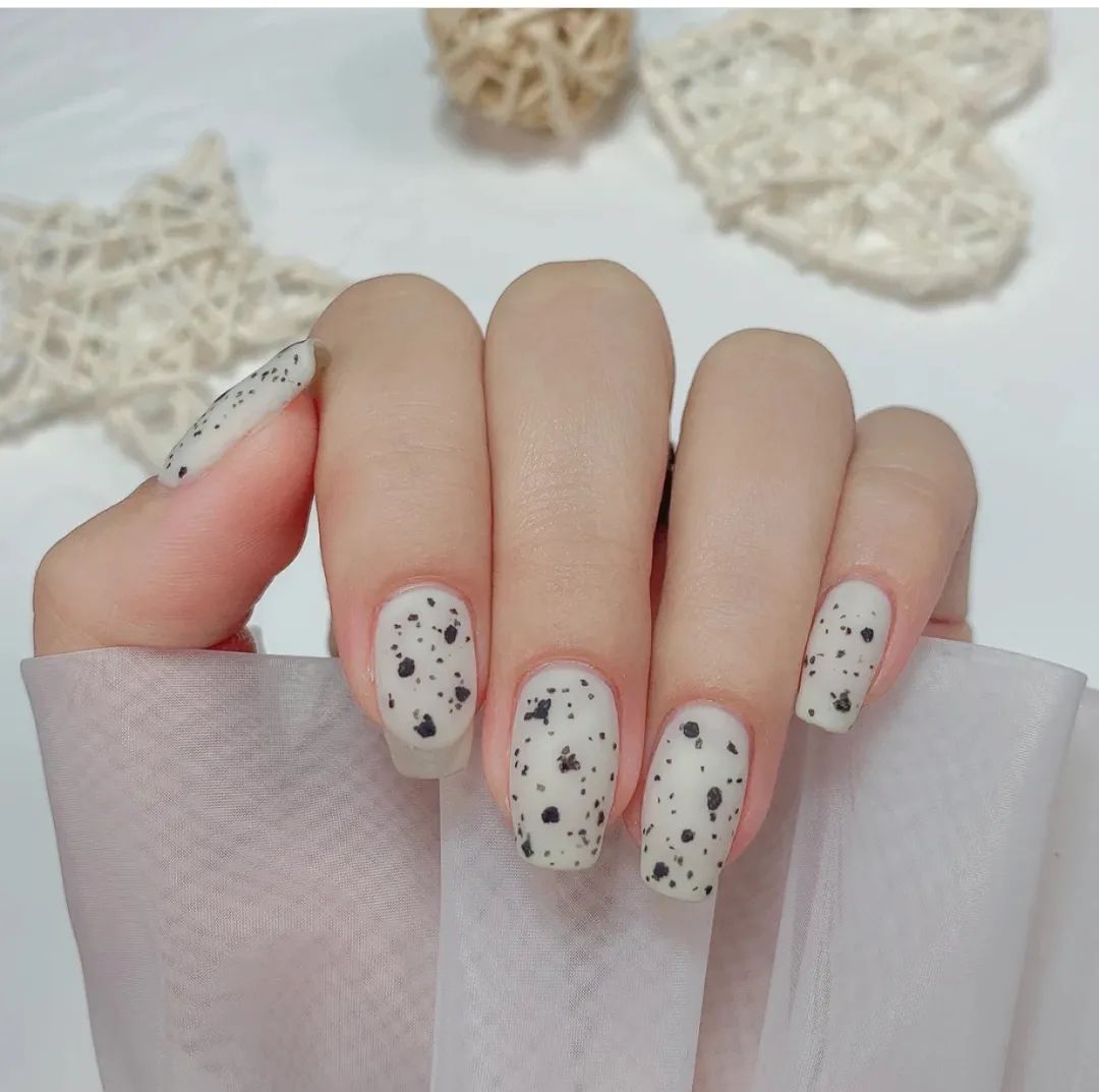 简单款美甲显手白高贵冬天,这100款秋冬美甲也太好看了吧