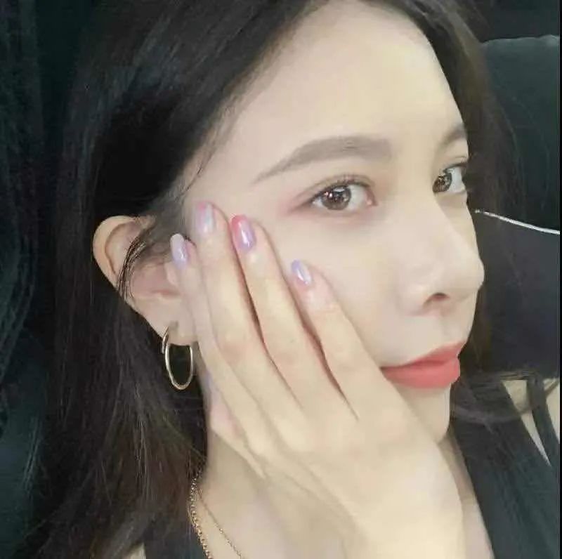 简单款美甲显手白高贵冬天,这100款秋冬美甲也太好看了吧