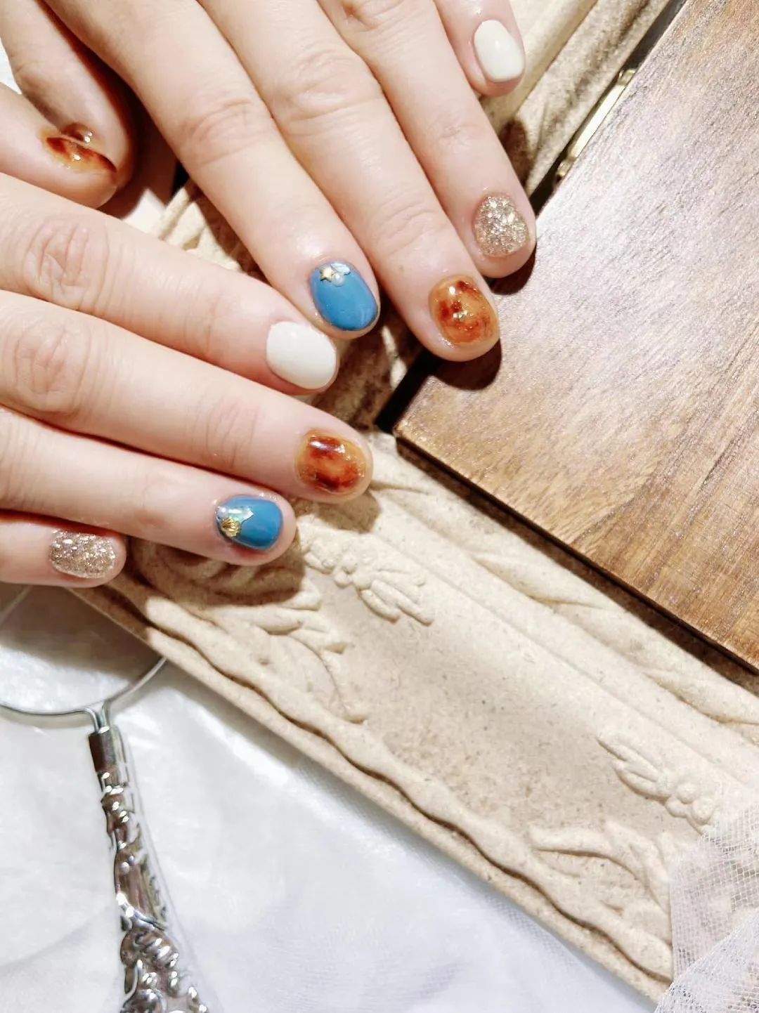 简单款美甲显手白高贵冬天,这100款秋冬美甲也太好看了吧