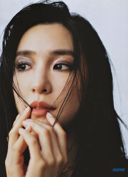 钻石美貌，欧化了TiffanyYoung真像韩艺瑟和徐睿知的合体