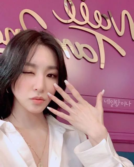 钻石美貌，欧化了TiffanyYoung真像韩艺瑟和徐睿知的合体