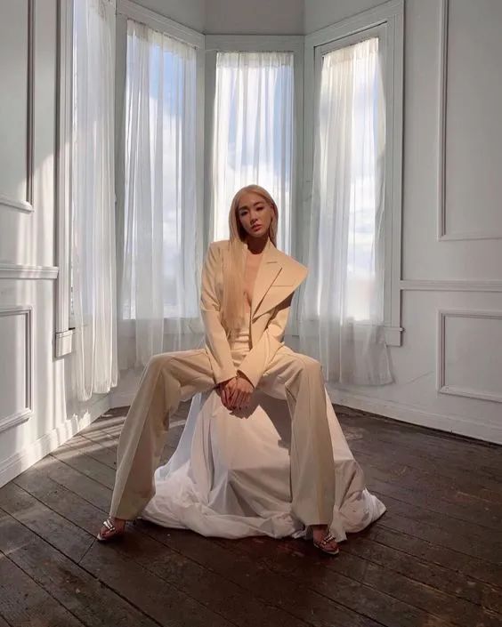 钻石美貌，欧化了TiffanyYoung真像韩艺瑟和徐睿知的合体